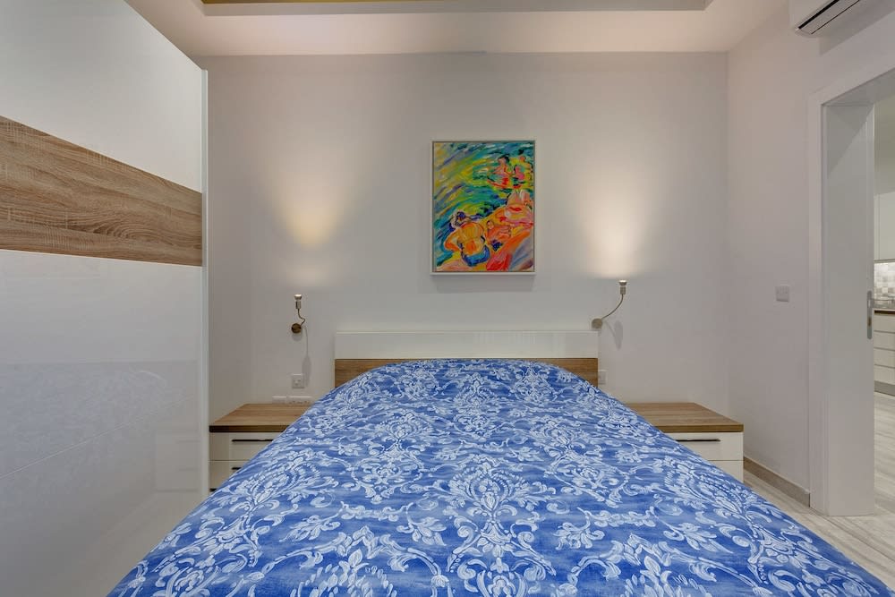 Modern Apartment in the Best Area of Sliema 4