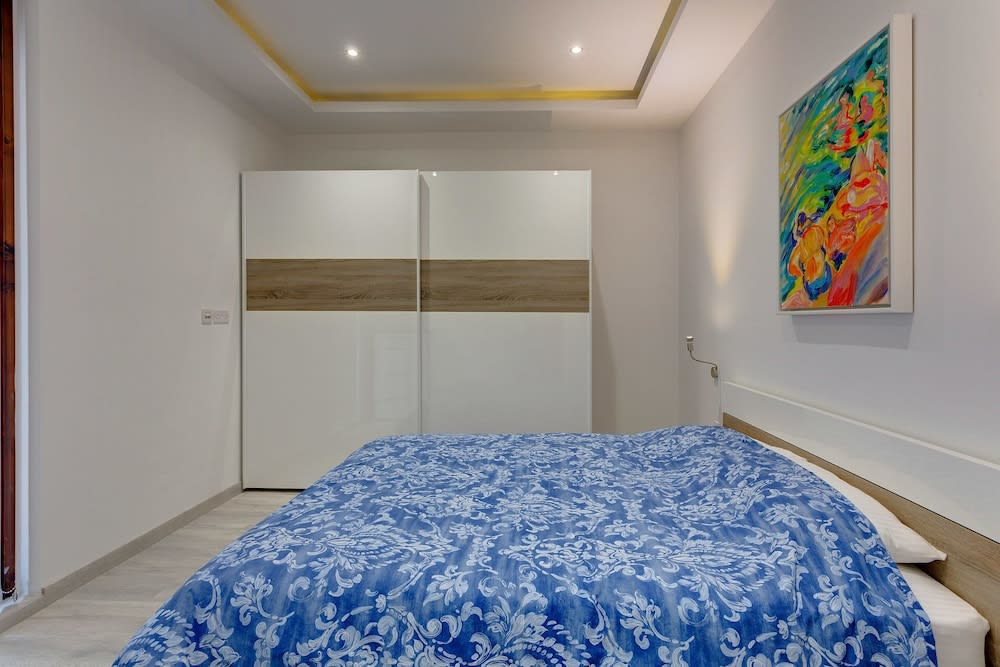 Modern Apartment in the Best Area of Sliema 3