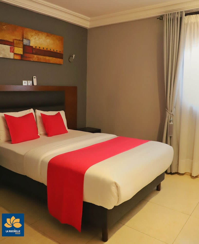 LA ROCHELLE HOTEL 3