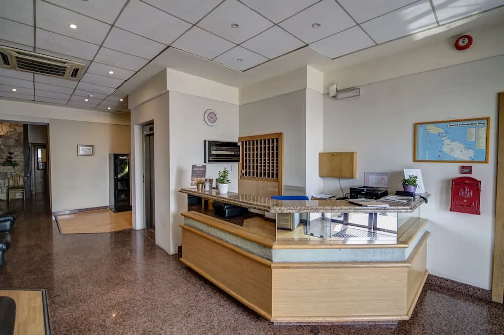 Sliema Chalet Hotel 4