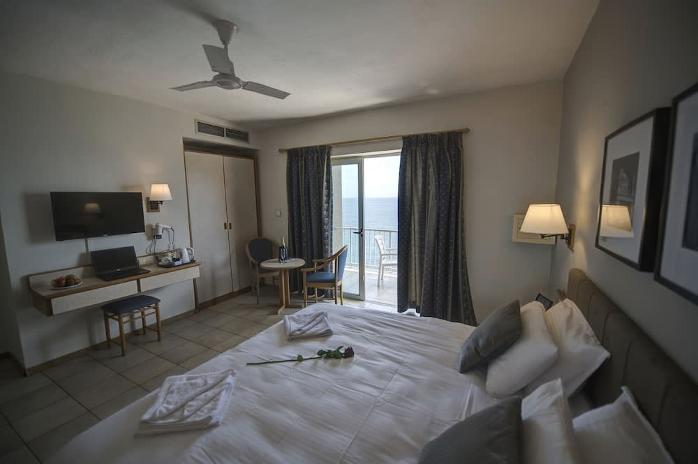 Sliema Chalet Hotel 5
