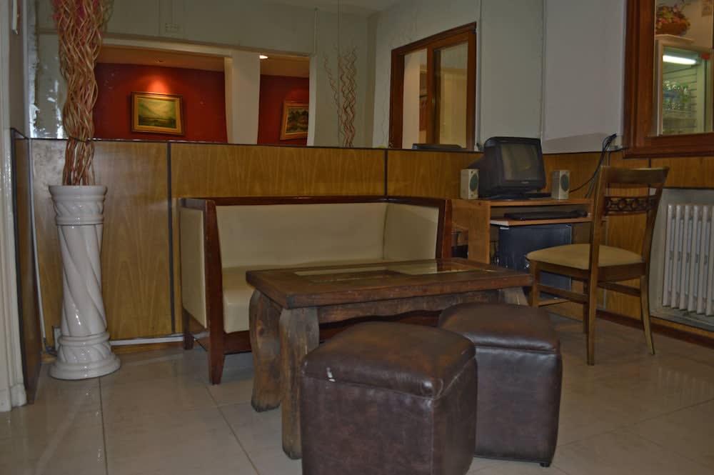 Hotel Petit 3