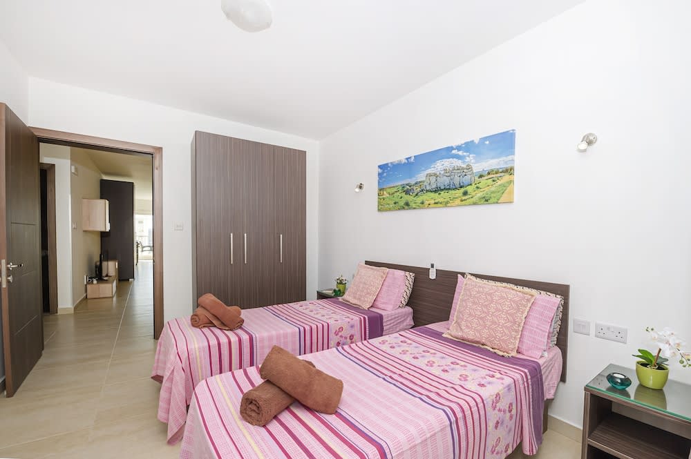 Summer Breeze Comfort Apartments by Getaways Malta 3