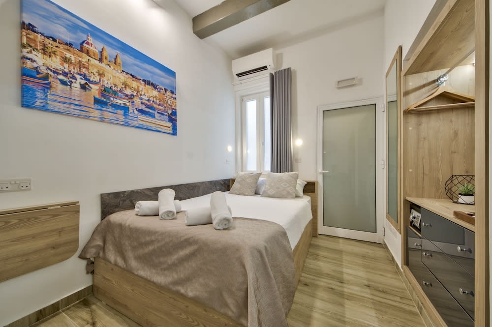 Tritoni Mini Studios - Valletta 3