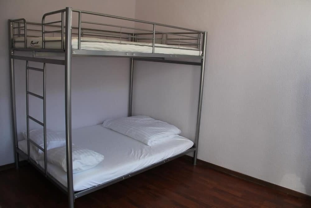 Stay2Night Hostel 3