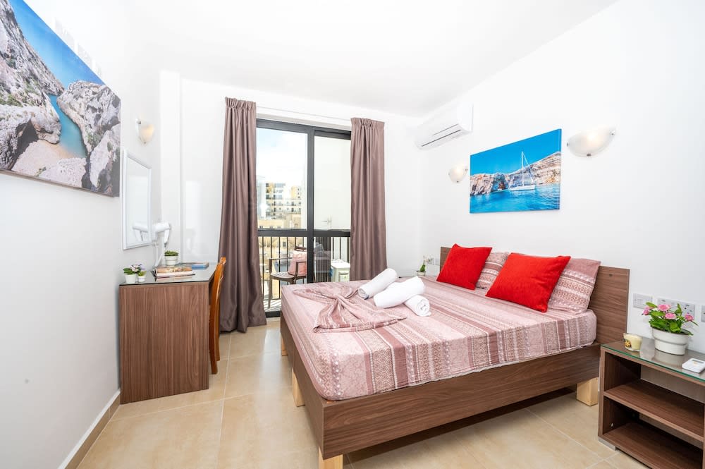 Sea Bliss 1 Bedroom Apartments by Getawaysmalta 3