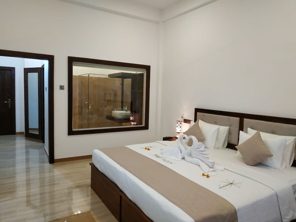 Sigiriya Cashew Palace Resort 3