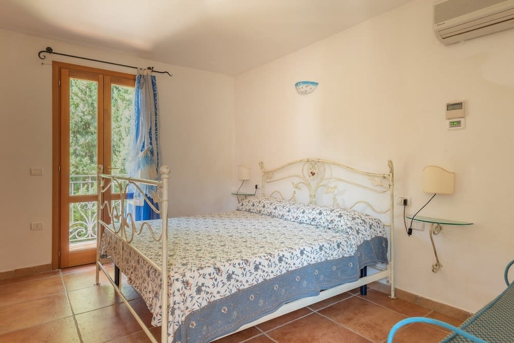 Stunning Residence Bouganvillage Bedroom Sleeps 4 Plus a Child bed 4