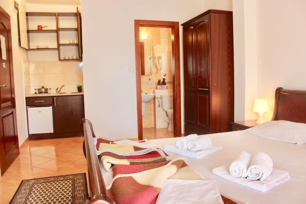 Nir Apartments Budva 4