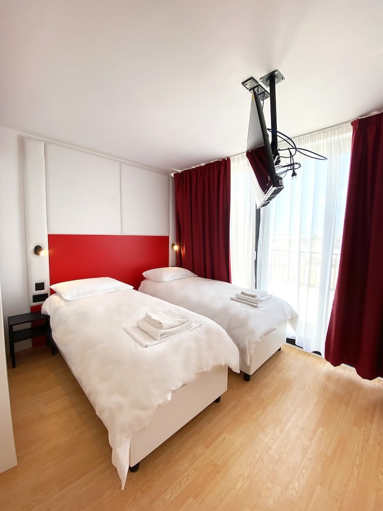 Citizen Suites Asignatures by Dahlia 5