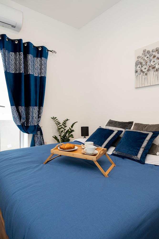 Chic 1BR Retreat in St Julian's by Holi 3