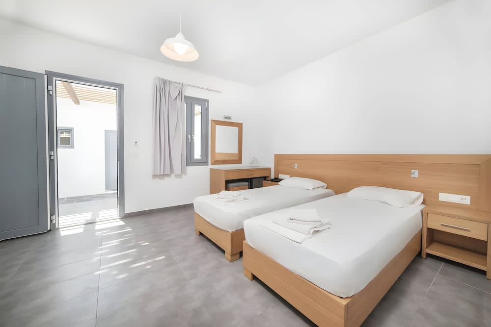 FarOut BeachClub - Rooms & Camping 3