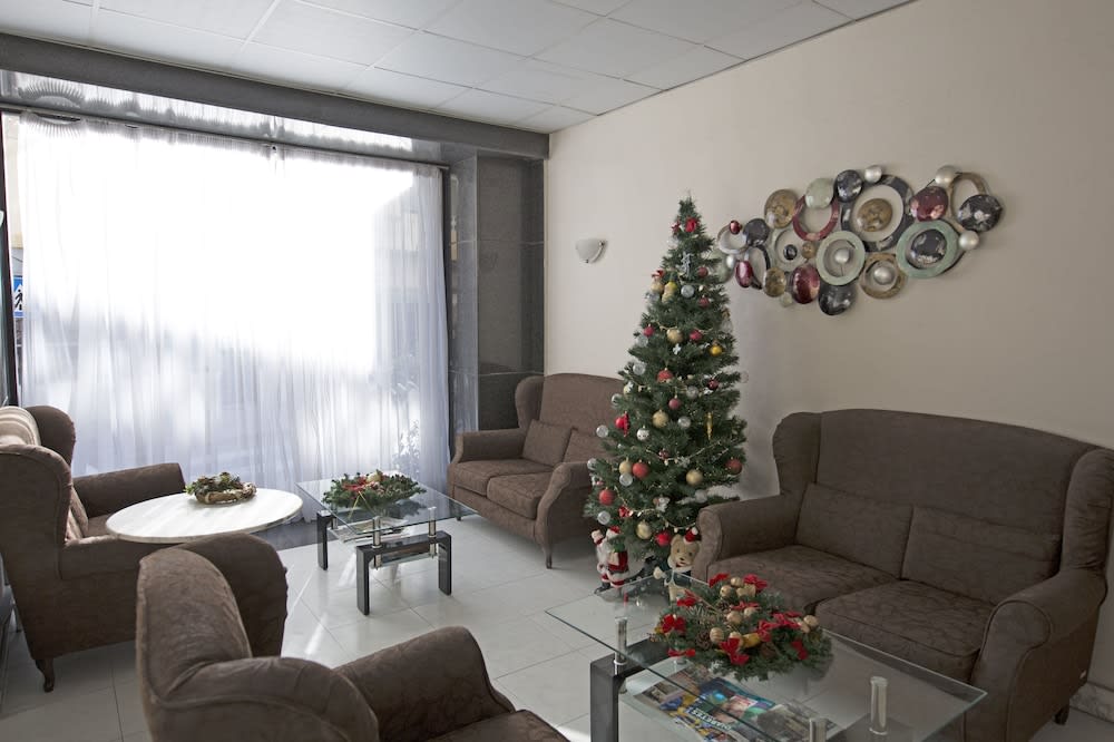 Relax Inn Hotel 4