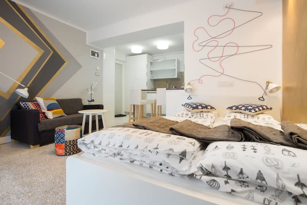 Apartment Witty Please 3