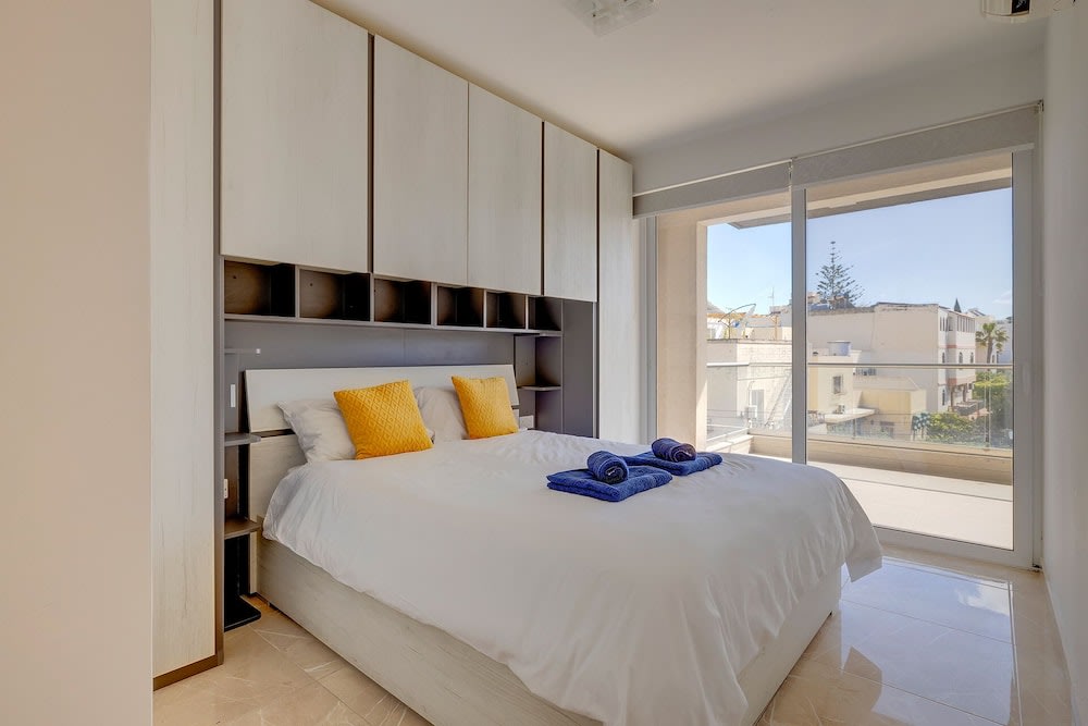 Cosy 1BR Apartment in Central St Julian's 3