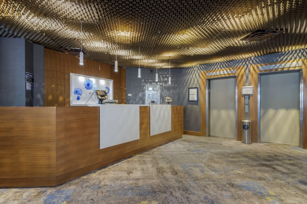 Best Western Premier Chateau Granville Hotel & Suites & Conference Centre 5
