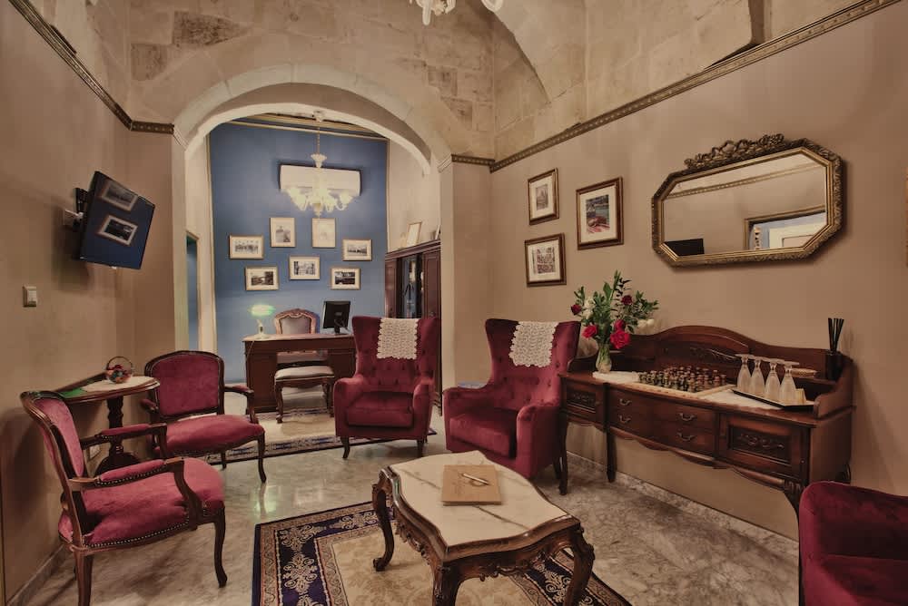 Julina Boutique Living 5