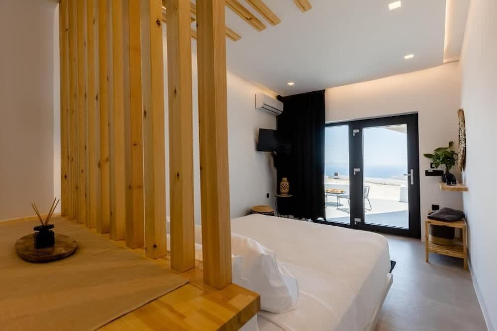 Lackos Luxury Suites 3