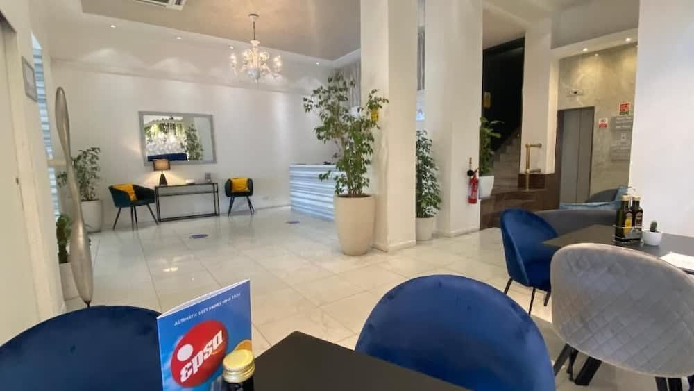 Sliema Marina Hotel 4