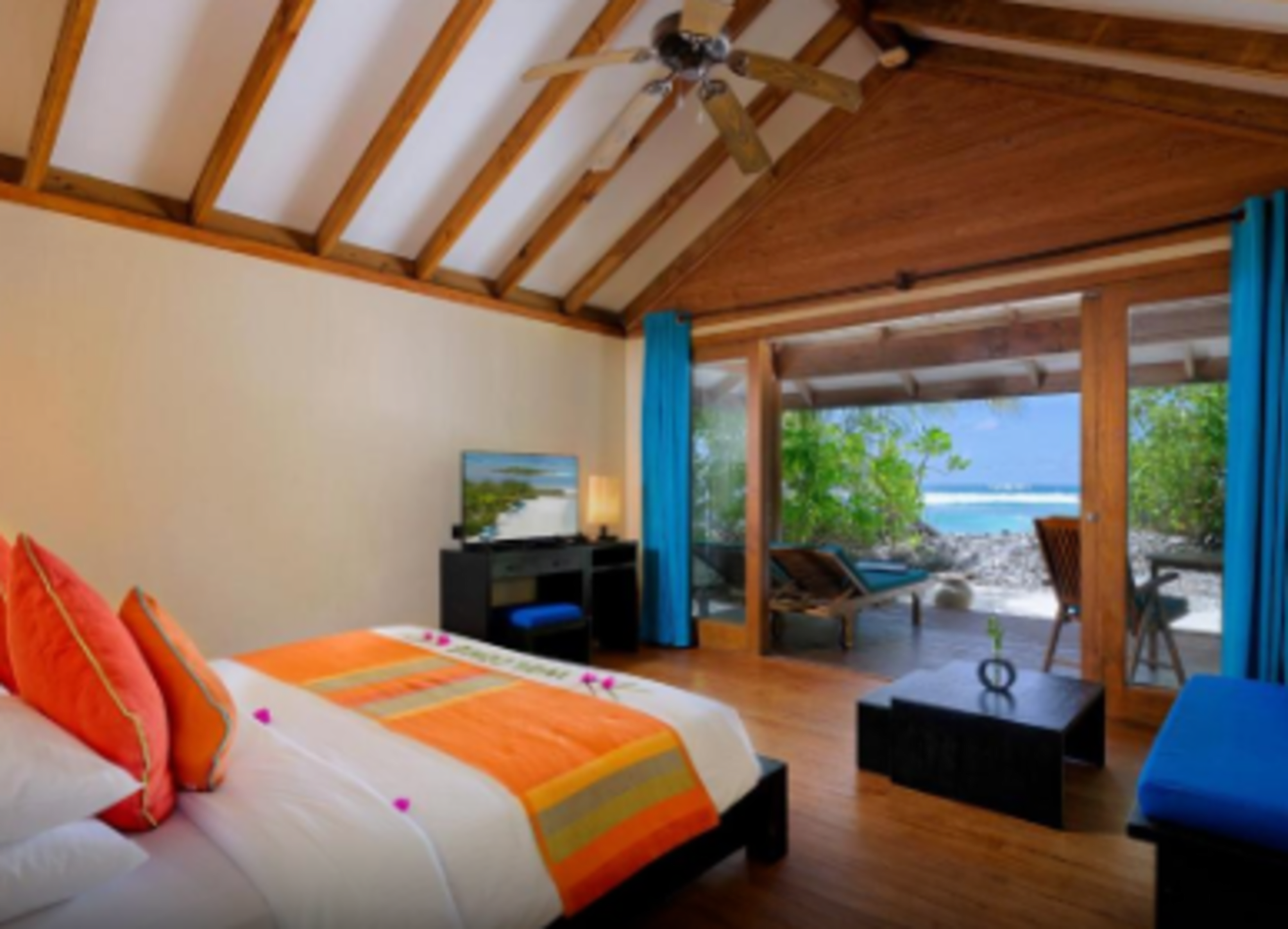 Canareef Resort Maldives 5