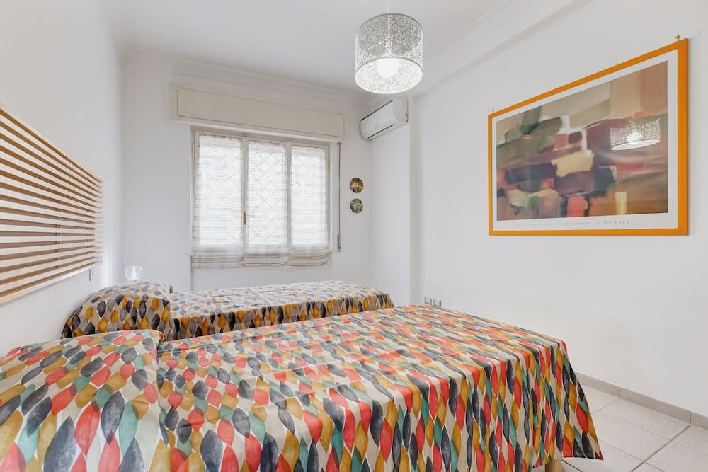 Cozy 2-Bedroom Flat with Balcony 4