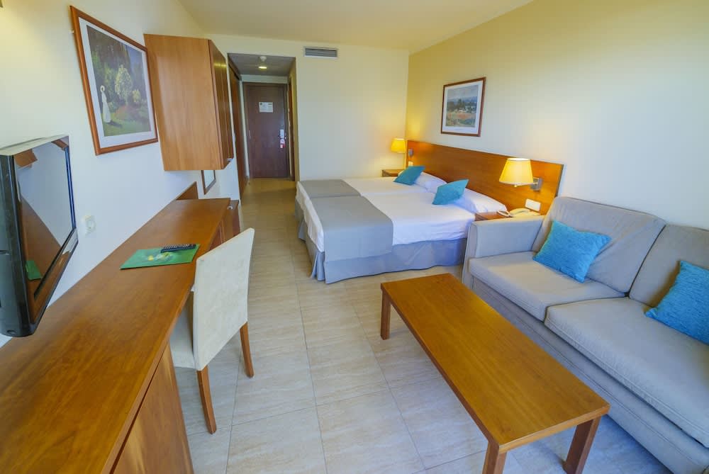 DWO Sirius - Adults Only 4