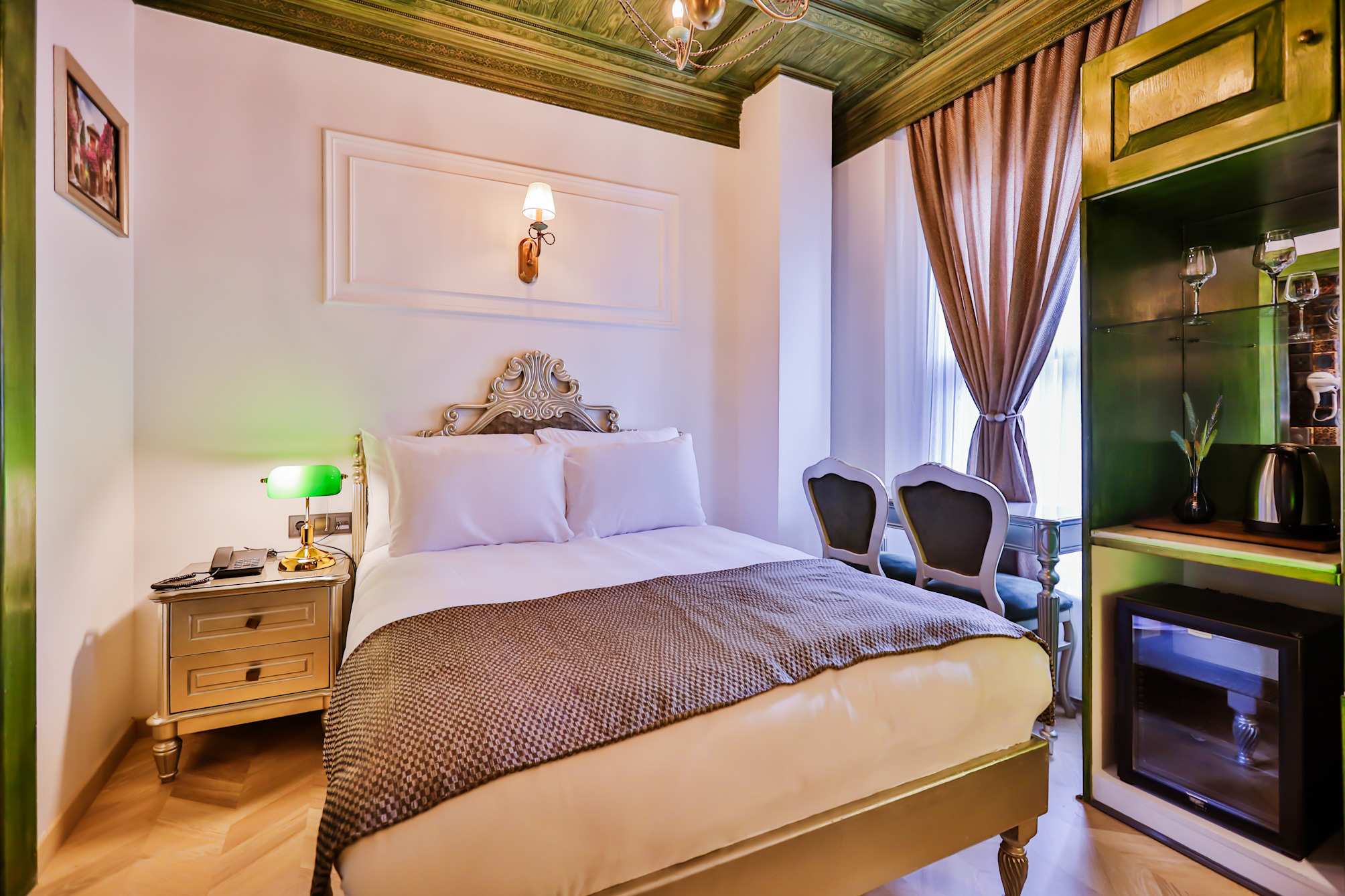 Emerald Mansion Hotel - Special Category 4
