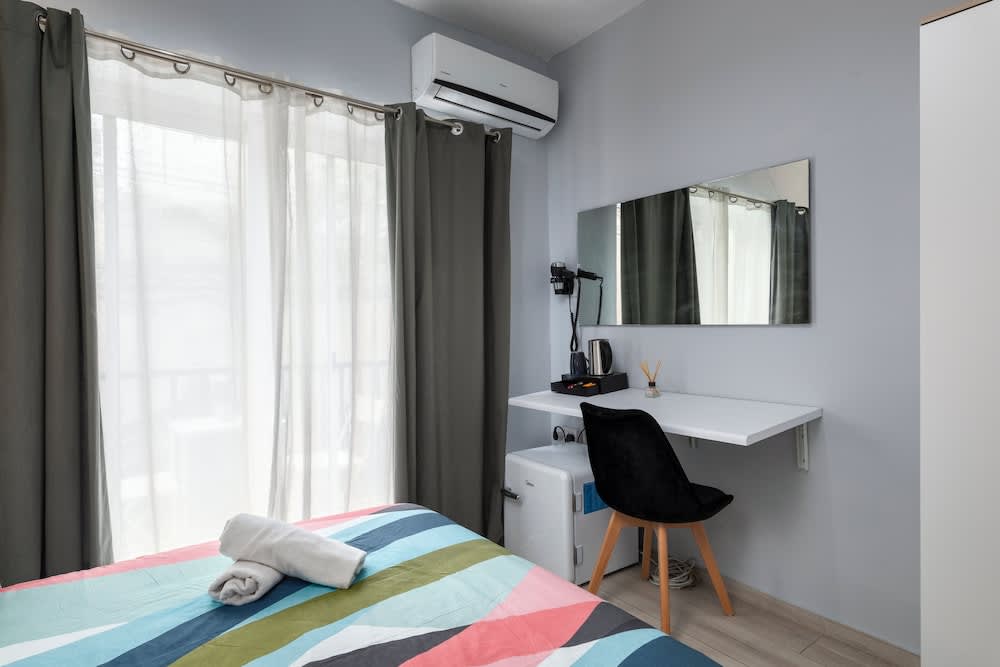 Modern Ensuite Rooms Near Balluta Bay 4