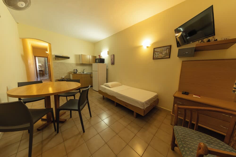 Qawra Point Holiday Complex 5