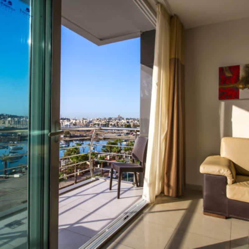 BLUBAY SUITES BY ST HOTELS 4