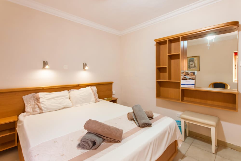 Villa & Pool Apart in Mellieha Bay Apartments 4