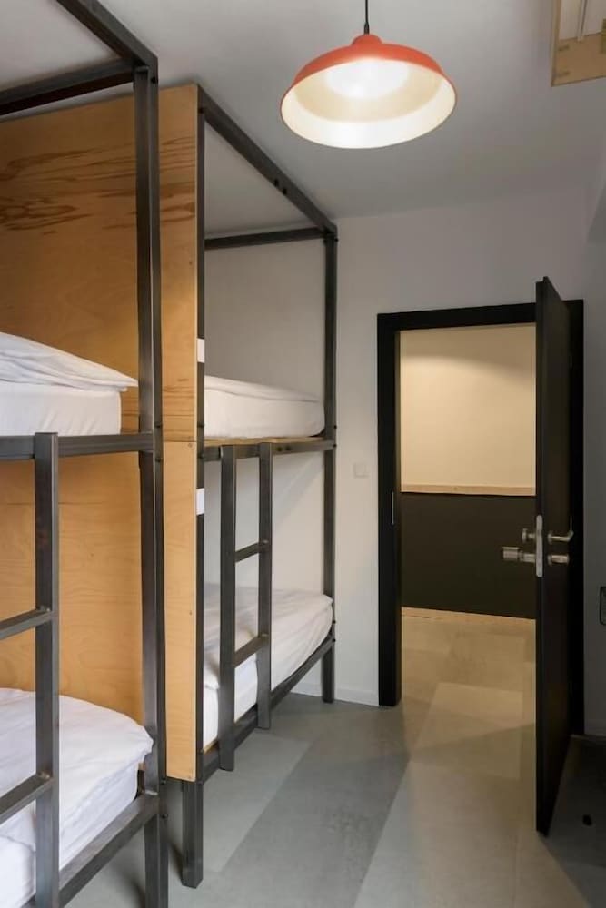 IZY STAY Hostel Bratislava 5