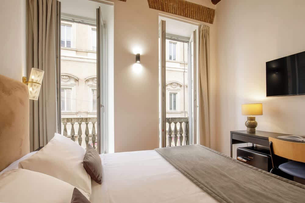 Signature Rooms by Hannah Hotels Collection 5