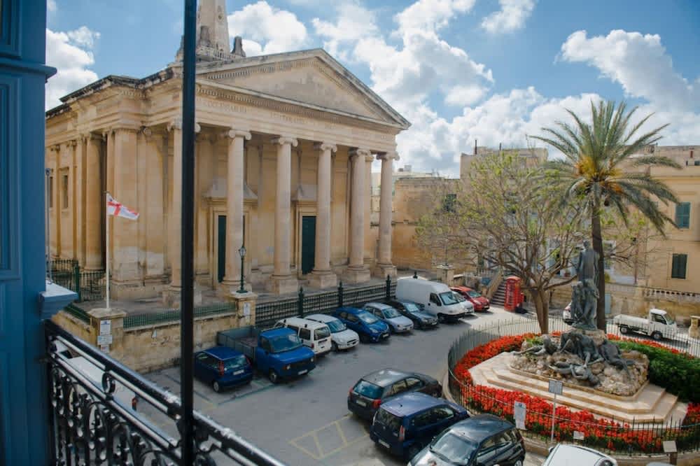 Luxury 2BR Valletta Apartment - Square Sea View 4