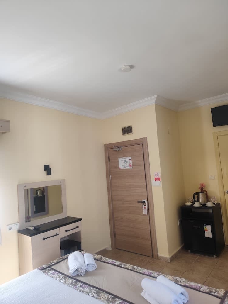 Canna Garden Hotel - Adult Only 5