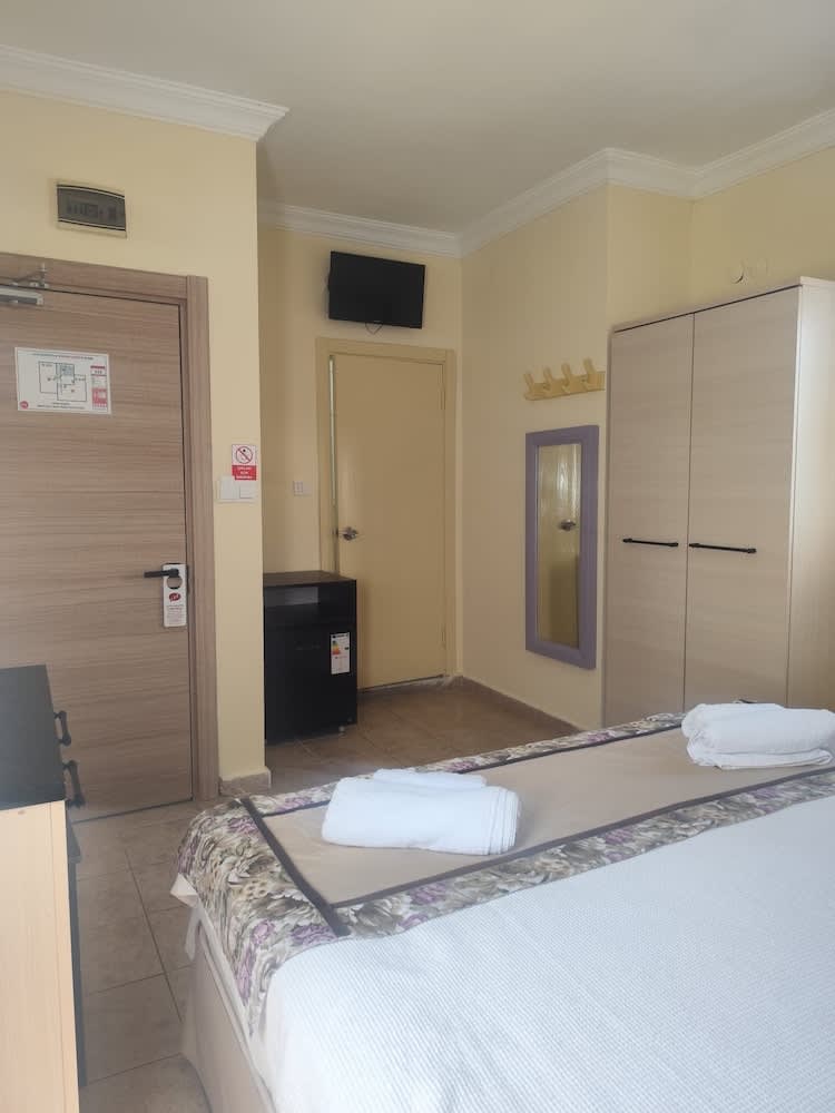 Canna Garden Hotel - Adult Only 3