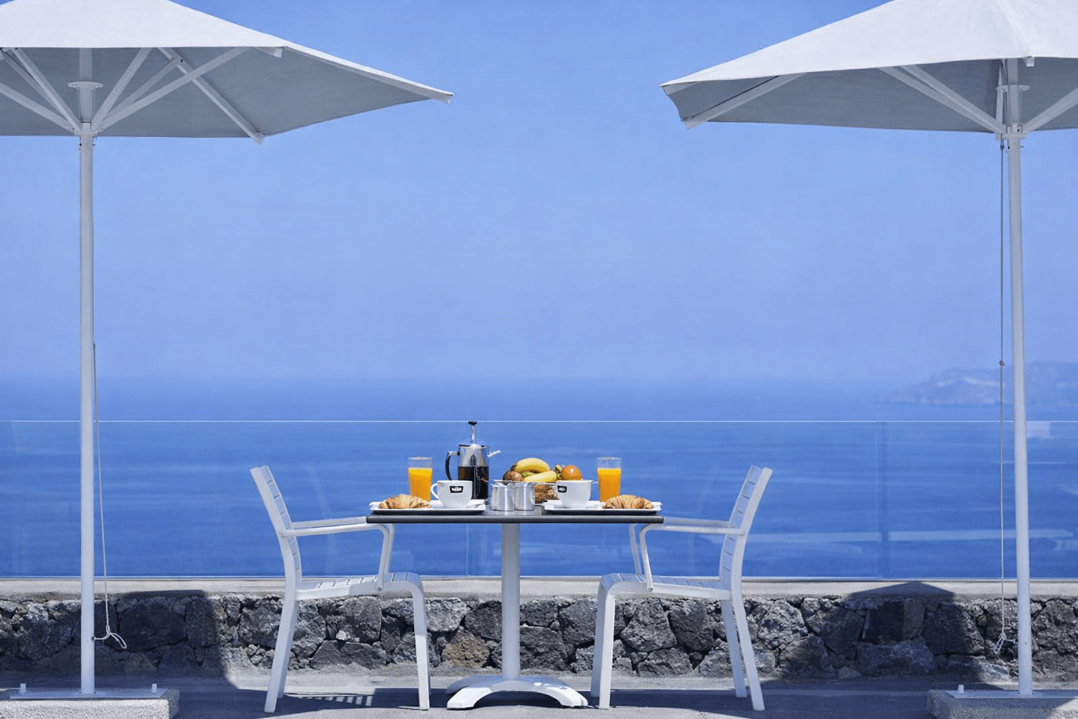 Hotiday Santorini Oia 3