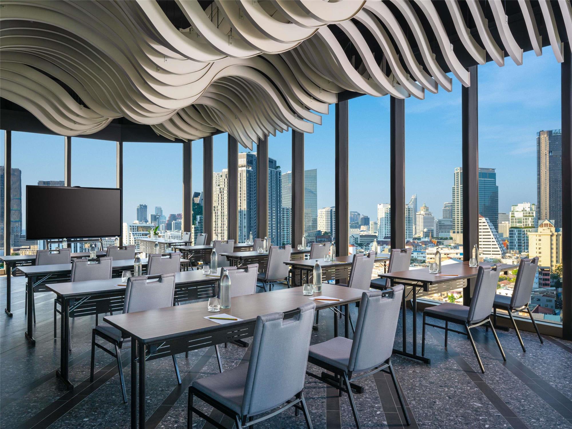 Mercure Bangkok Surawong 4