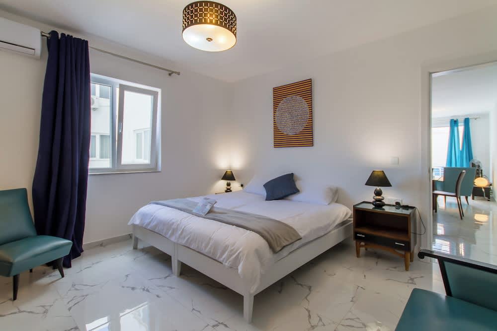 A Sunny Penthouse Modern 2 bdr - Sliema 3