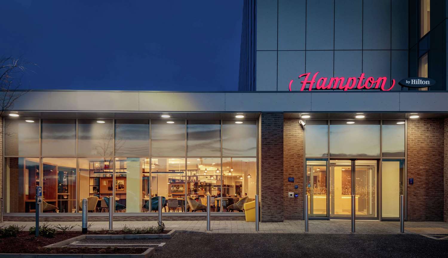 Hampton By Hilton Edinburgh Airport 3