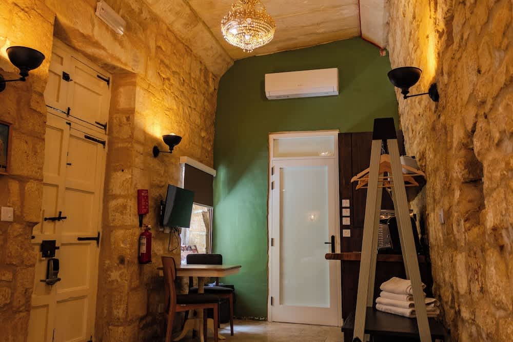 Talbot House by Talbot & Bons 4