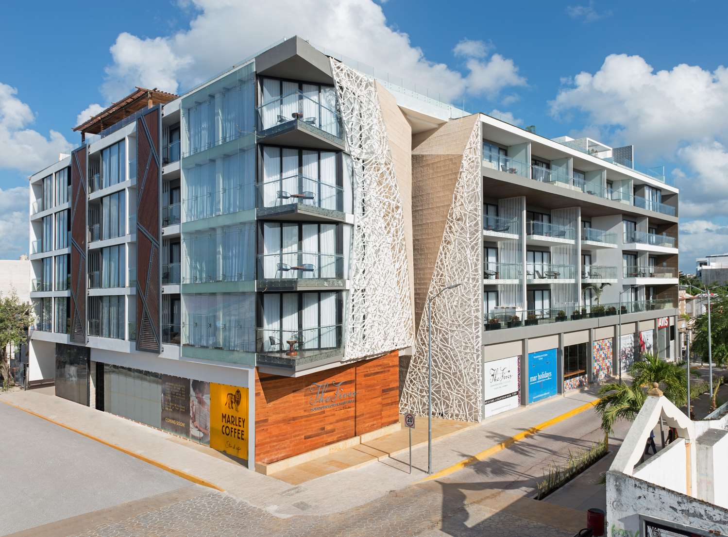 The Fives Downtown Hotel & Residences, Curio Collection by Hilton 4