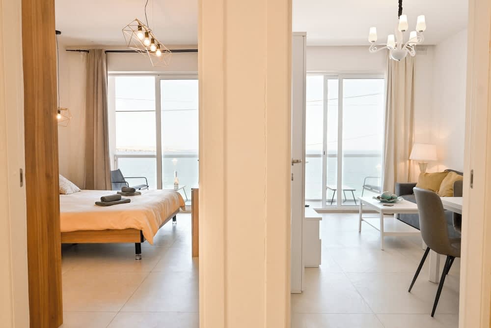 Exceptional Sea View Apart St Paul's Bay 4