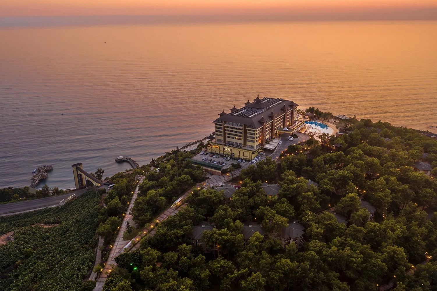 Utopia World Resort Hotel 5