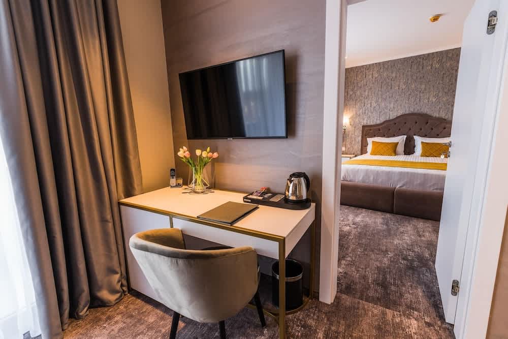 Hotel Aventus 4