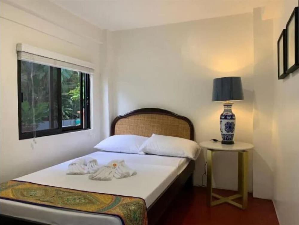 Courtyard Hotel 5