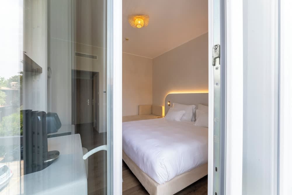 Hi Hotels Sirmione - Lakeview Pool 3