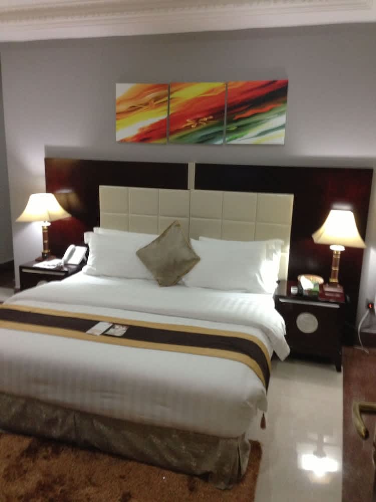 GrandBee Suites 5