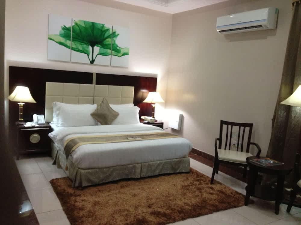 GrandBee Suites 4