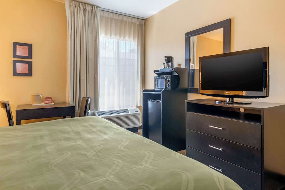 Quality Inn & Suites Lenexa Kansas City 5